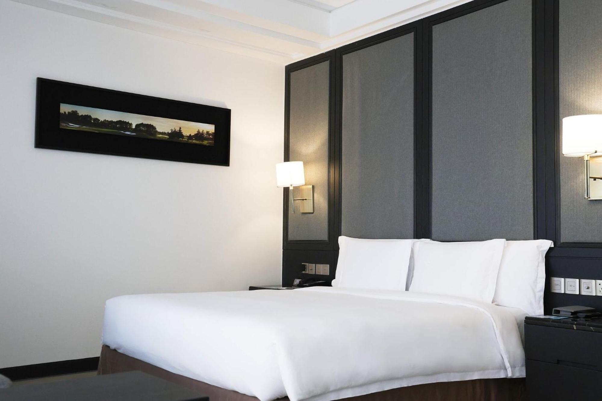 Crowne Plaza Shanghai Anting-Auto City - 15 Minutes Drive To F1 Jiading Exterior photo
